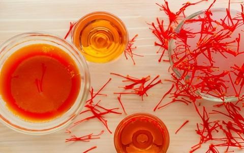 رنگ زعفران‌